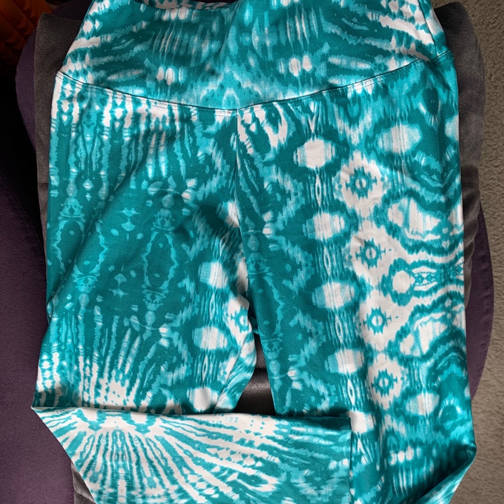 LiquidoActive Capri leggings size M